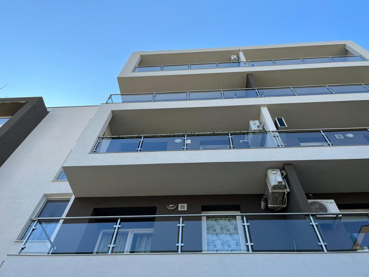 Tranzzzit Airport Apartment Otopeni Zewnętrze zdjęcie
